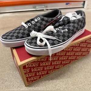 NWB Vans Doheny (Checkerboard) Bik/Pewter Sneakers VN0A3MTFEOO 34063-8 Size 8.5